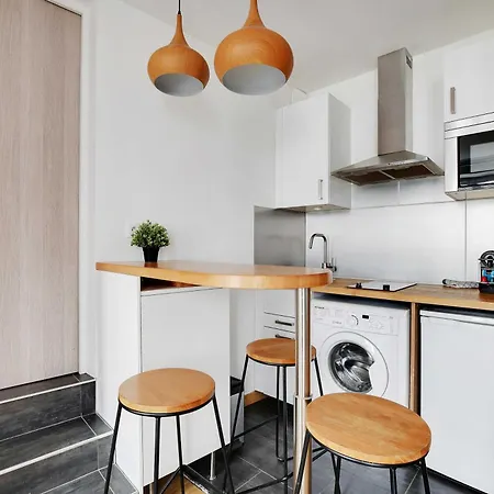 Modern In The Heart Of - 巴黎