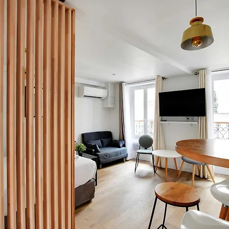 Modern In The Heart Of - 巴黎